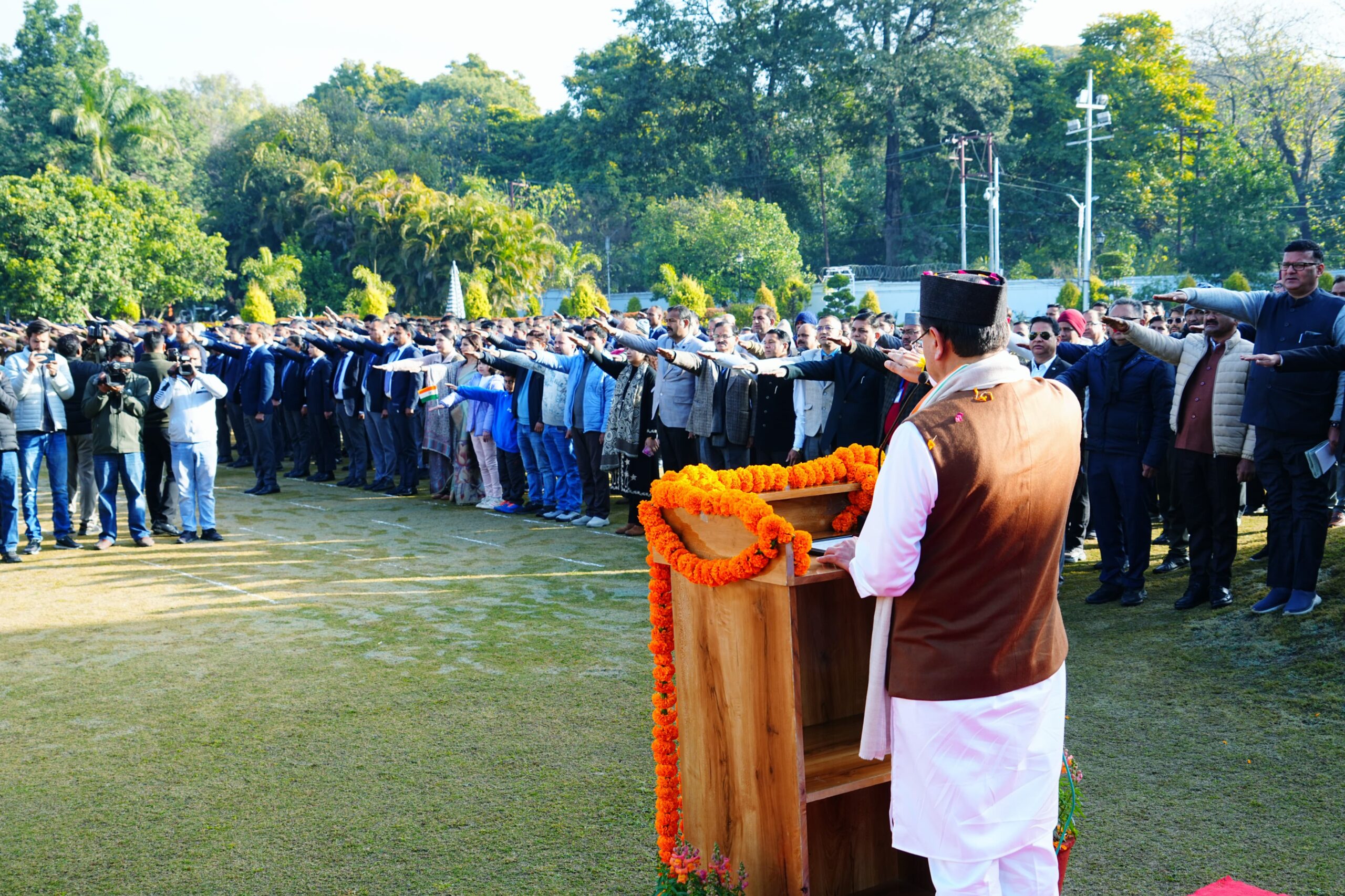 IMG-20260126-WA0008-scaled-1 77वें गणतंत्र दिवस पर मुख्यमंत्री पुष्कर सिंह धामी ने मुख्यमंत्री आवास में फहराया राष्ट्रीय ध्वज