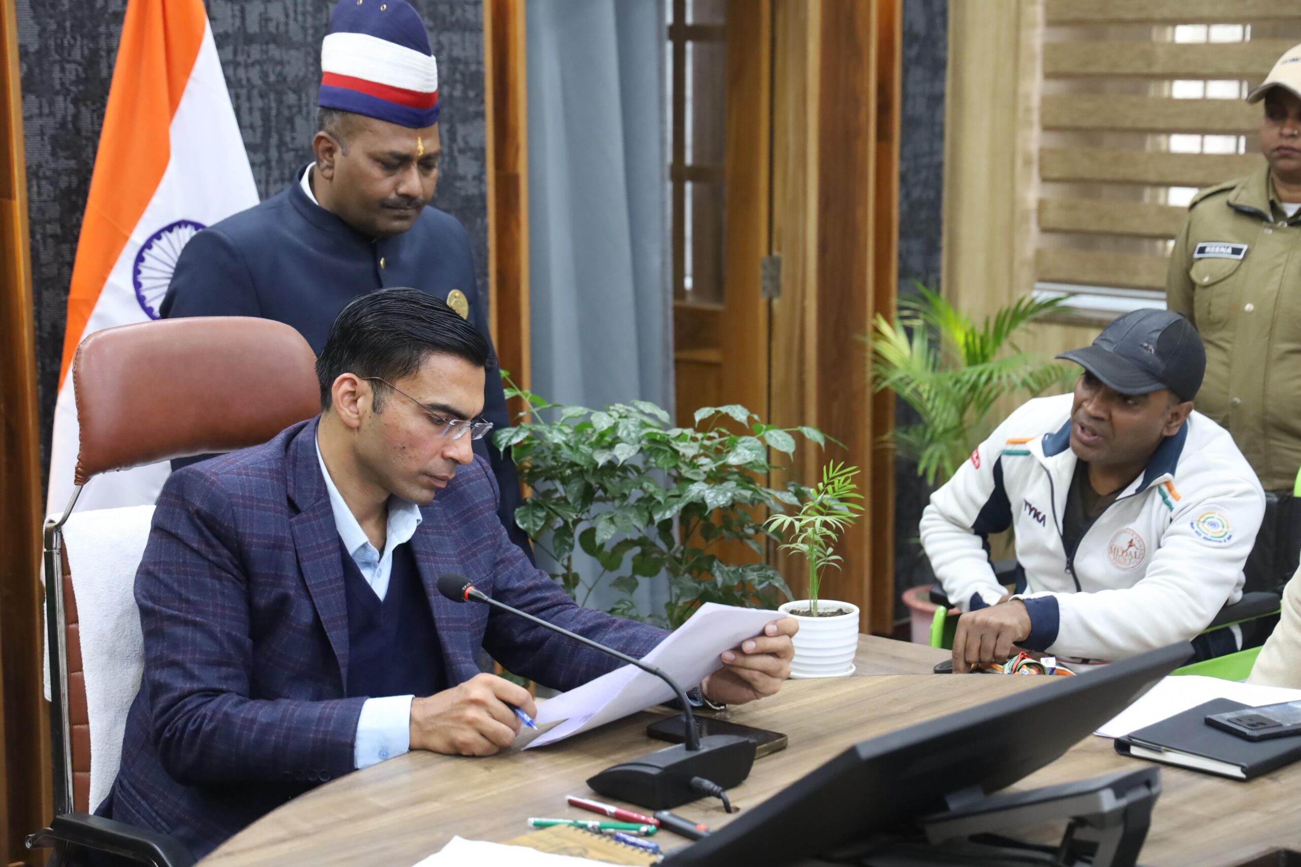 IMG-20260209-WA0033-scaled-1 देहरादून जनता दर्शन में 195 शिकायतों का निस्तारण, डीएम सविन बंसल के त्वरित एक्शन से फरियादियों को राहत