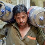 एक अक्टूबर से सब्सिडी वाले रसोई गैस सिलेंडरों के लिए आधार बायोमेट्रिक प्रमाणीकरण अनिवार्य