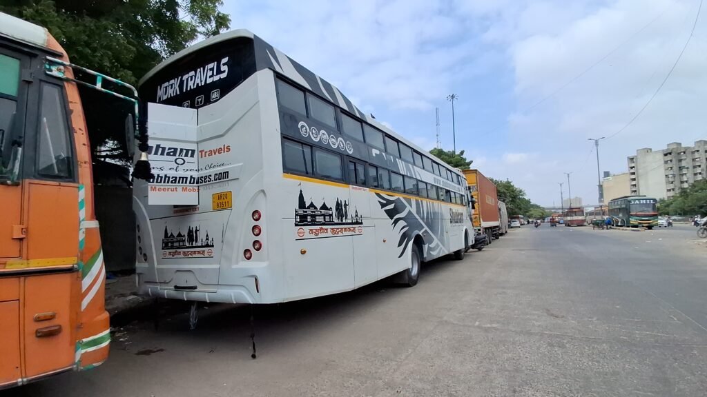 e0a49ce0a587e0a4b5e0a4b0-e0a4ace0a4b8-e0a4b9e0a4bee0a4-real-1-1024x576 जेवर बस हादसे के बाद ट्रांसपोर्ट एक्सपर्ट ने सिस्टम की खामियों पर उठाए गंभीर सवाल