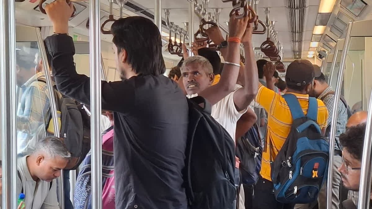 दिल्ली मेट्रो ने बनाया नया कीर्तिमान, एक दिन में दर्ज किए गए 82 लाख से अधिक यात्री