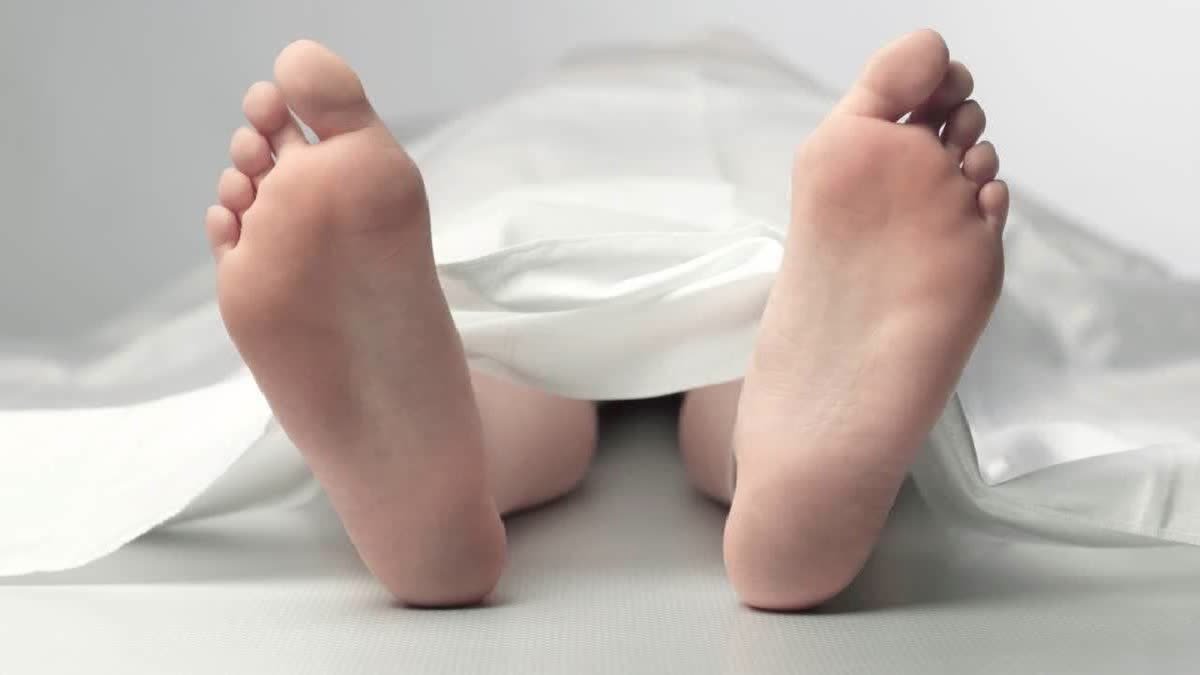 प्रतापगढ़ में अपहरण मामले के आरोपी ने थाने के शौचालय में की आत्महत्या, एसएचओ समेत दो पुलिसकर्मी निलंबित