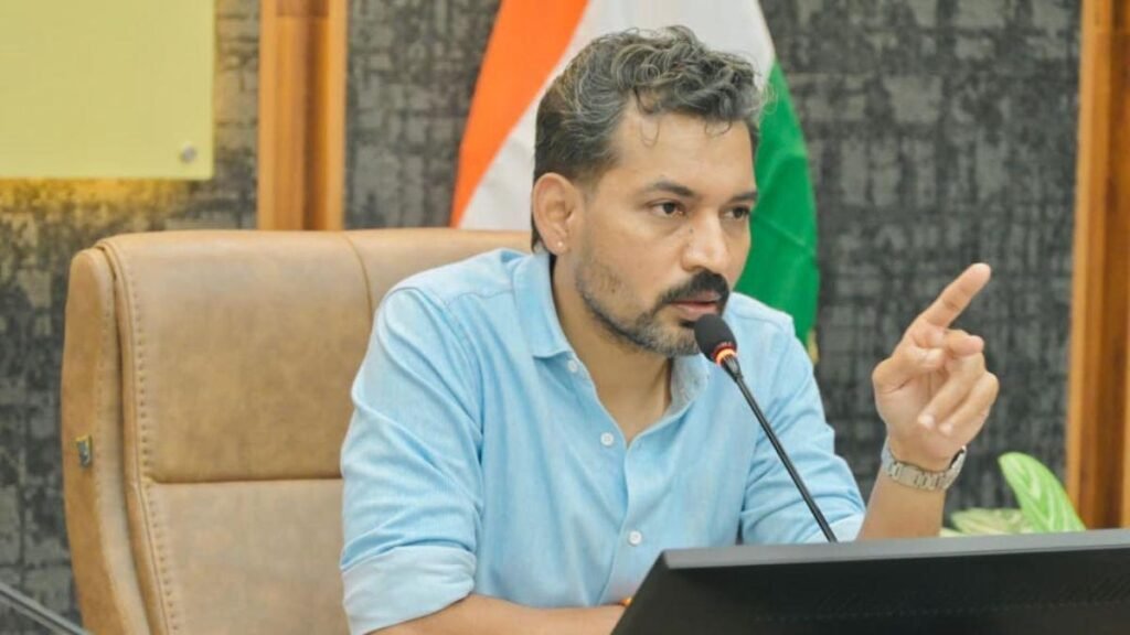 रेयर डिजीज से पीड़ित बच्चों के इलाज के लिए आगे आया जिला प्रशासन, मिली आर्थिक मदद
