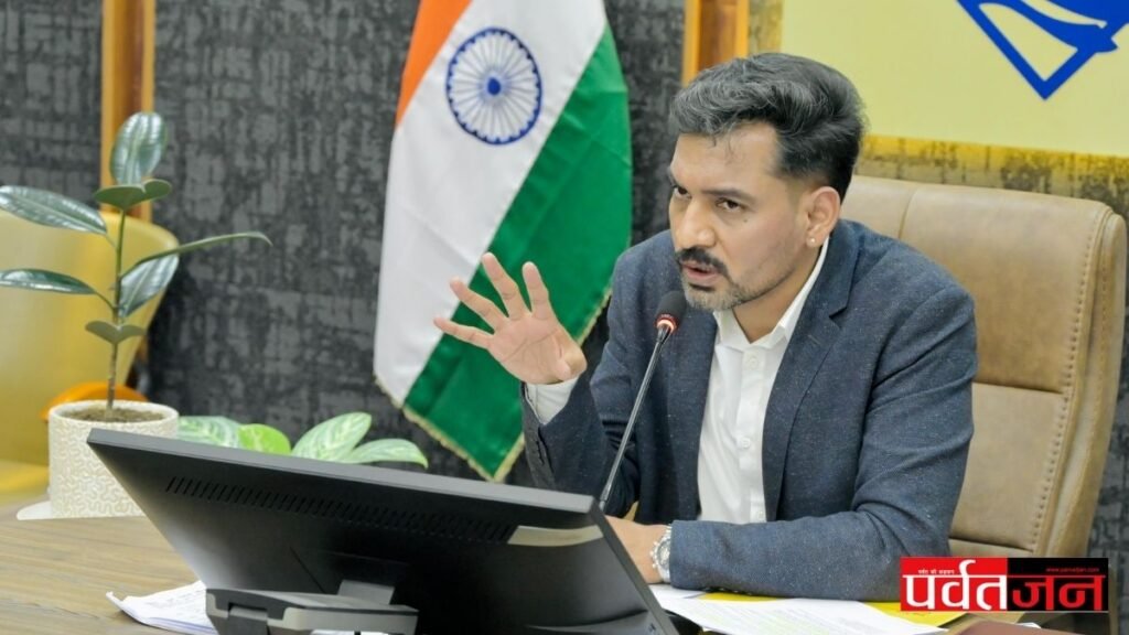 सीएम हेल्पलाइन शिकायतों पर देहरादून डीएम सख्त, दिए स्थलीय जांच के आदेश