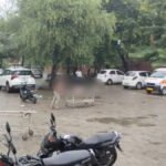 हरियाणा के करनाल में सड़क हादसे में युवक की मौत, दोस्त ने स्ट्रेचर पर शव लेकर अस्पताल से निकलने की कोशिश की