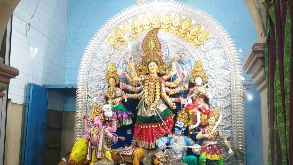 e0a495e0a49fe0a495-e0a4aee0a587e0a482-e0a485e0a4a8e0a5-real-1-1024x576 कटक में अनोखी परंपरा: बेटी के रूप में मां दुर्गा का होता है भव्य स्वागत