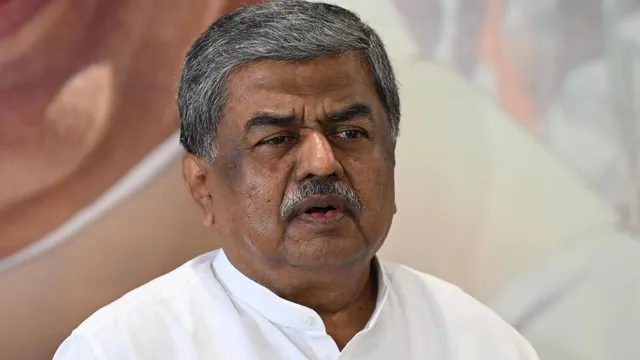 कांग्रेस संविधान और लोकतंत्र की रक्षा के लिए आंदोलनों को देगी फंड: बीके हरिप्रसाद