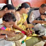 केरल में विजयदशमी पर पारंपरिक विद्यारंभ समारोह, हजारों बच्चों ने रखी शिक्षा की नींव