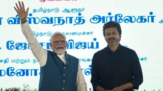 e0a49ae0a587e0a4a8e0a58de0a4a8e0a488-e0a4aee0a587e0a4-real-1 चेन्नई में पीएम मोदी के कार्यक्रम के दौरान सीएम विजय के समर्थकों ने लहराए 2029 के पोस्टर