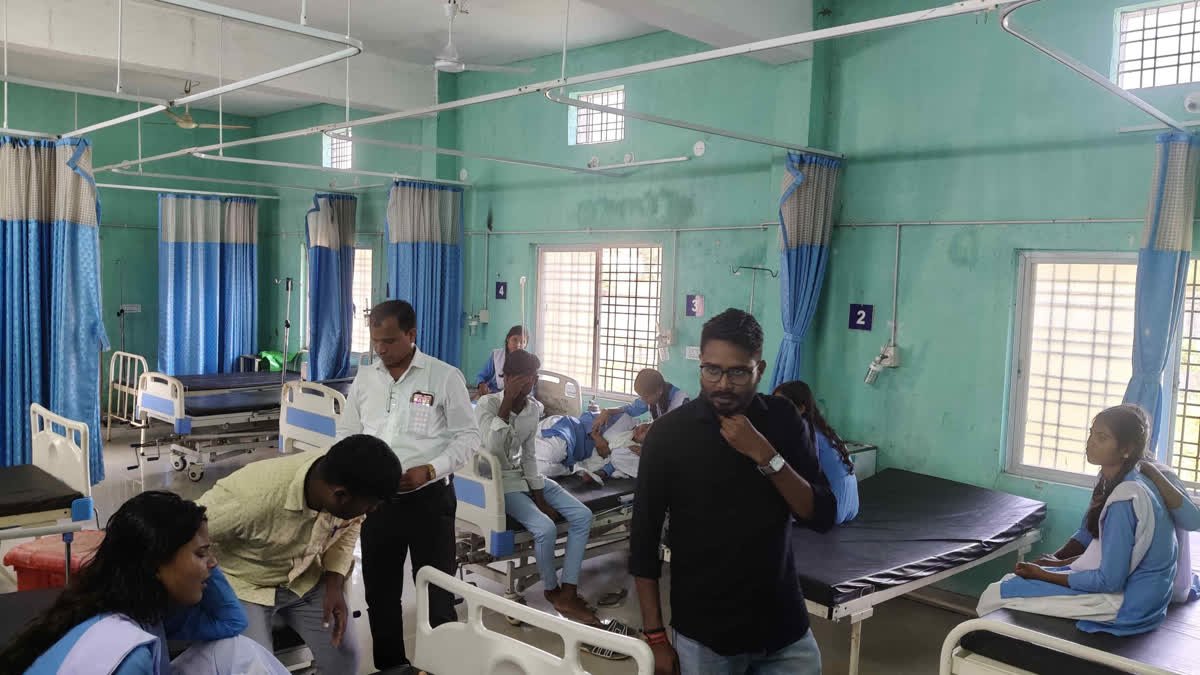 छत्तीसगढ़ के बलरामपुर में मधुमक्खियों के हमले से दर्जनभर से अधिक छात्र घायल
