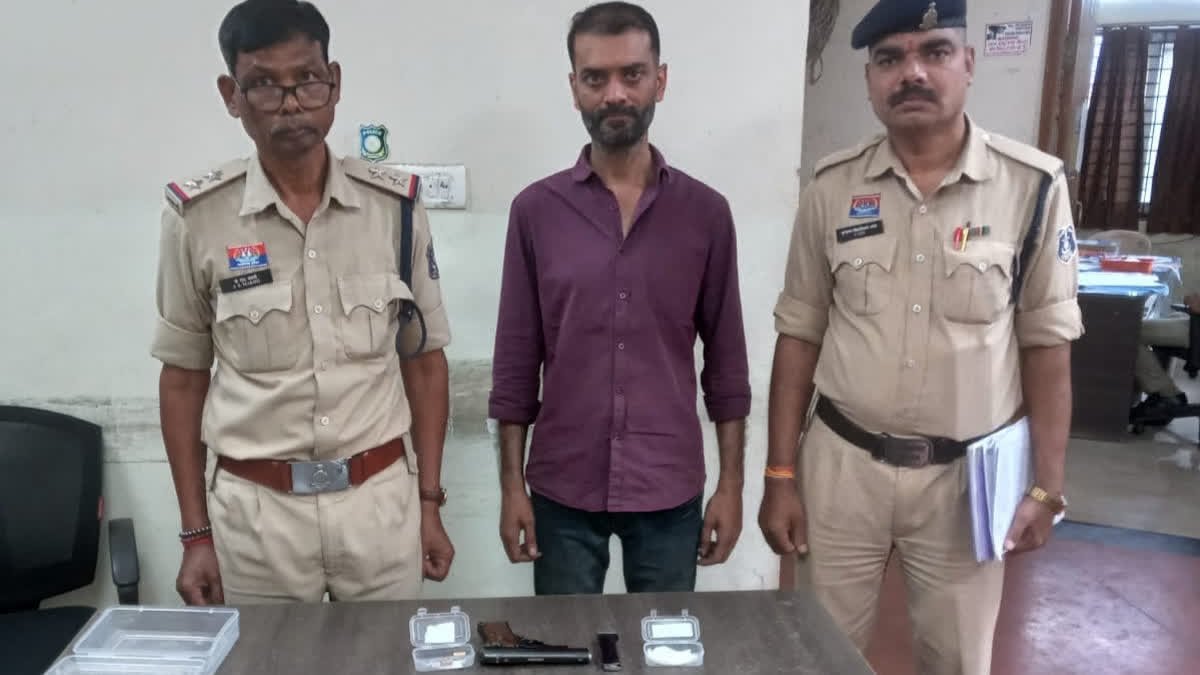 छत्तीसगढ़ की राजधानी रायपुर में प्रेस क्लब के भीतर फायरिंग, आरोपी गिरफ्तार
