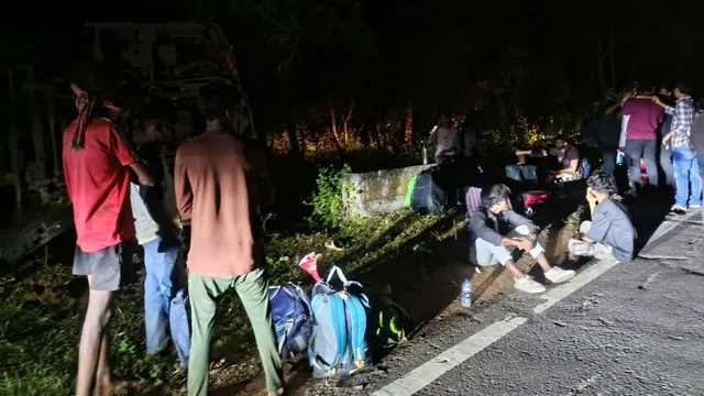 छत्तीसगढ़ में भीषण सड़क हादसा: बीजापुर से दुर्ग जा रही यात्री बस पलटी, पांच लोग घायल