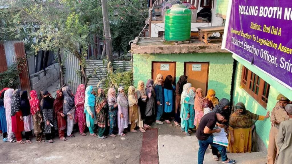 जम्मू-कश्मीर में अक्टूबर 2006 के बाद जन्मे युवा डिजिटल वोटर रजिस्ट्रेशन से वंचित