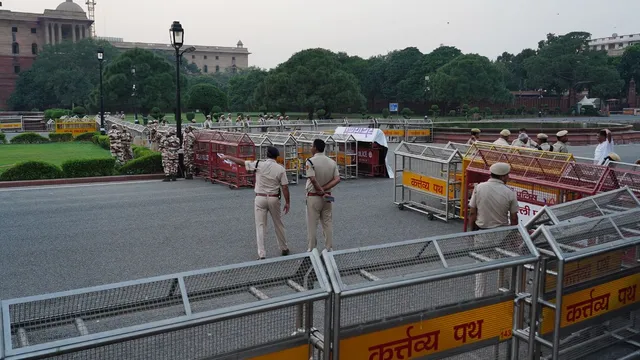 दिल्ली प्रदर्शन पाबंदियों पर सुप्रीम कोर्ट की सख्त टिप्पणी, कहा- सब कुछ ठप करना सही नहीं