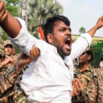 दिल्ली में एनएसयूआई का पुलिस थाने के बाहर धरना, महिला सदस्यों पर हमले का आरोप