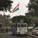 दिल्ली में कड़े सुरक्षा पहरे के बीच कॉकरोच जनता पार्टी का जंतर-मंतर प्रदर्शन विफल, चार हजार लोग हिरासत में