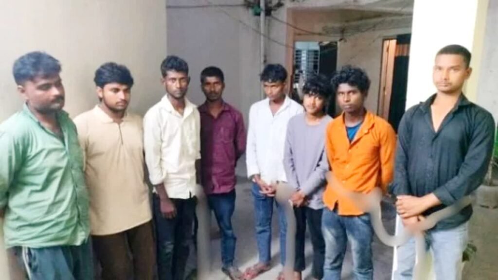 बिहार में दुर्गा पूजा मेले जा रहे दंपत्ति पर हमला, महिला से सामूहिक दुष्कर्म के बाद आठ गिरफ्तार