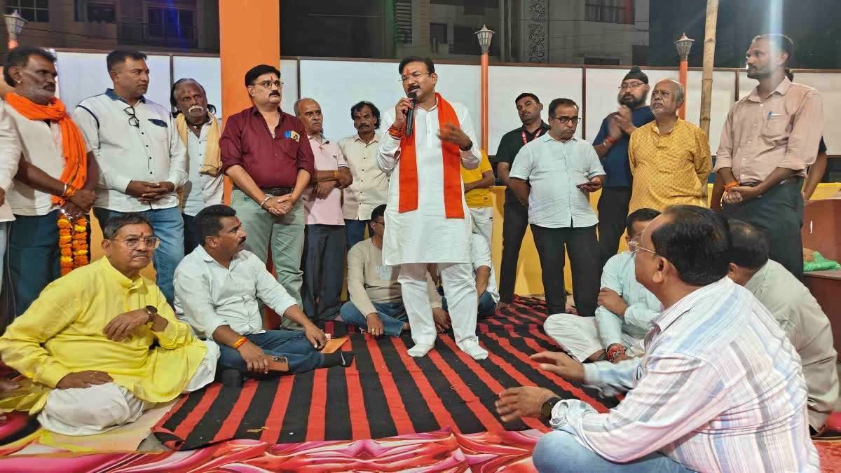 मध्य प्रदेश के भाजपा सांसद गजेन्द्र पटेल की हिंदू परिवारों को पांच संतानें पैदा करने की सलाह