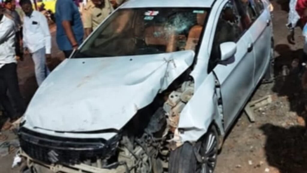 महाराष्ट्र के नासिक में तेज रफ्तार कार की टक्कर से पुलिस सब-इंस्पेक्टर की मौत, सात घायल