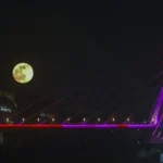 शरद पूर्णिमा पर छाई दूधिया चांदनी, जानिए इस पर्व का महत्व और परंपराएं