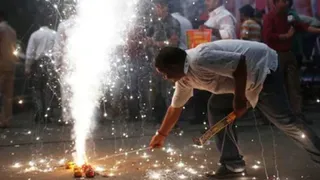 e0a4b8e0a581e0a4aae0a58de0a4b0e0a580e0a4ae-e0a495e0a5-real-23 सुप्रीम कोर्ट ने स्पष्ट किया रुख, कहा- पटाखों पर पूर्ण प्रतिबंध के पक्ष में नहीं लेकिन अधिकारियों को दी सख्त चेतावनी