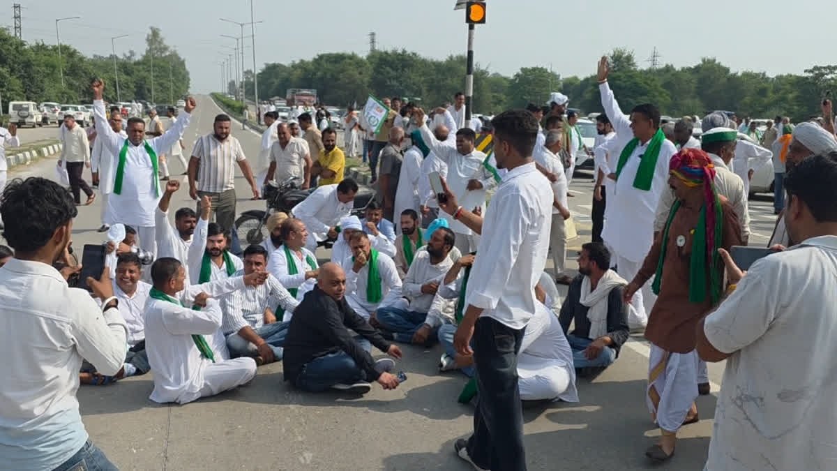 हरियाणा के यमुनानगर में किसानों ने धान खरीद की समस्याओं को लेकर किया हाईवे जाम